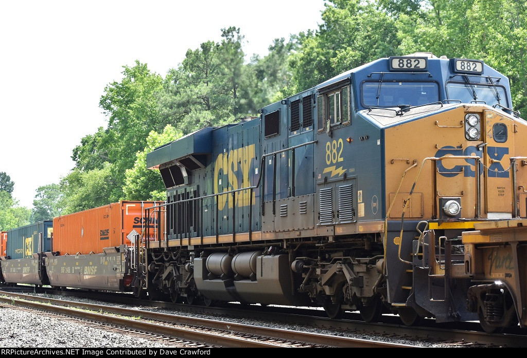 CSX 882